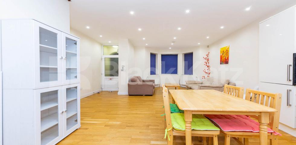 			3 Bedroom, 1 bath, 1 reception House			 Seymour Road, Harringay 